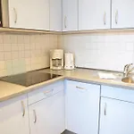 Schönes neues hochwertig renoviertes 2-Zimmer Appartement in der 4. Etage.