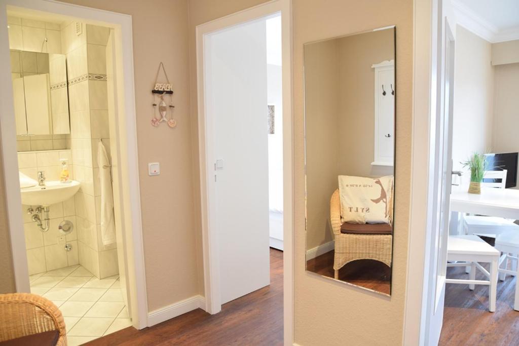 Apartment Schönes Neues Hochwertig Renoviertes 2-zimmer In Der 4. Etage. *