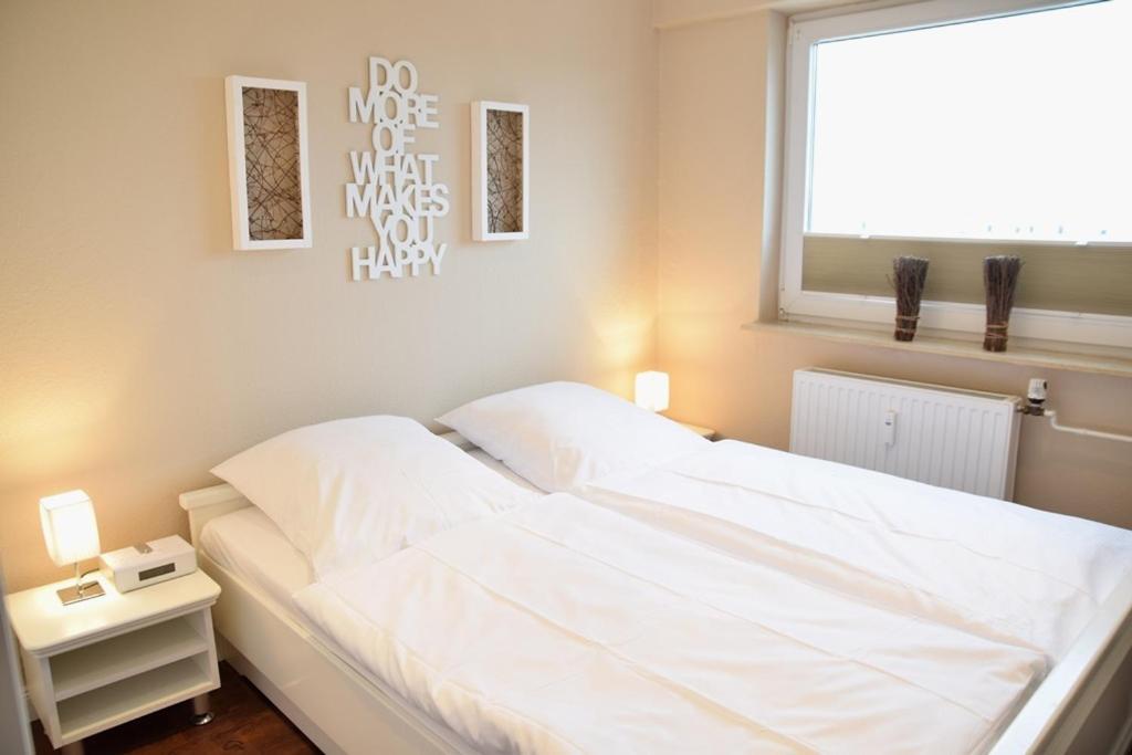 Apartment Schönes Neues Hochwertig Renoviertes 2-zimmer In Der 4. Etage. *